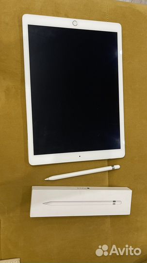 iPad Pro 12,9 1 поколения и Apple Pencil 1