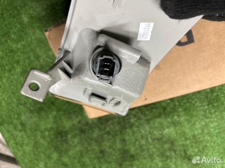 Поворотник передний правый Honda Civic