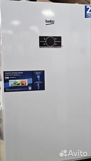 Холодильник с морозильником Beko B3rcnk362HW
