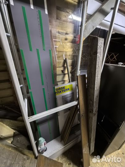 Стеклянный шкаф витрина