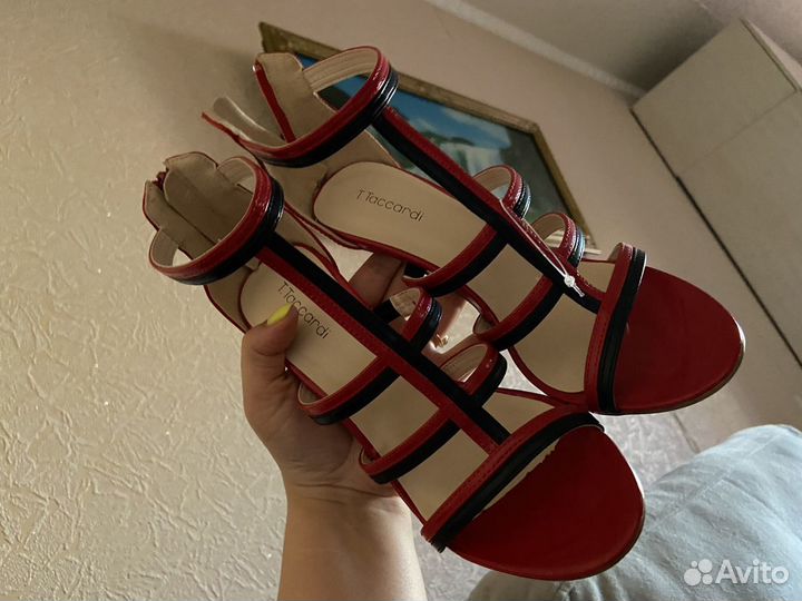 Босоножки женские