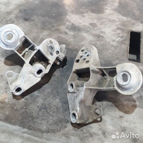 Кронштейны подушки двс Ауди А4Б5 VW Пассат Б5