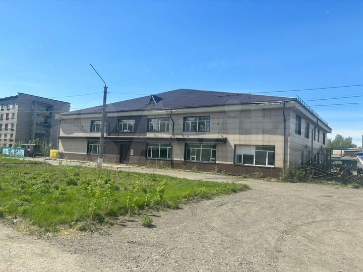 Здание, 1600 м²