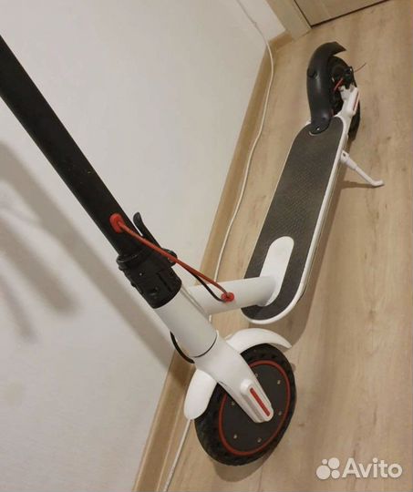 Электросамокат M365