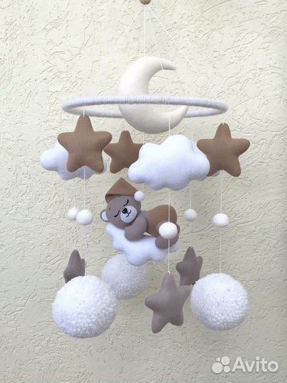 Мобиль в кроватку из фетра ручной работы