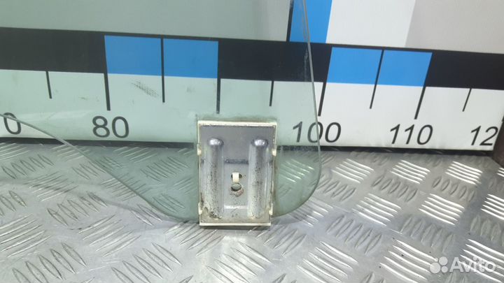 Б/У Стекло двери задней правой W219 CLS