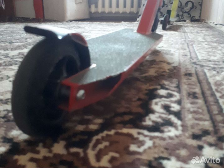 Трюковой самокат почти новый