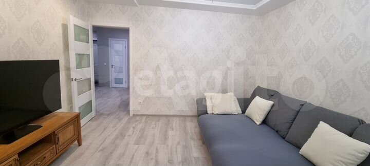 2-к. квартира, 67,1 м², 8/17 эт.