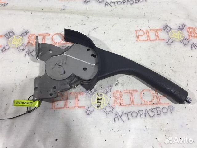 Ручник Toyota Avensis (AZT250,AZT251,ZZT251) 2006