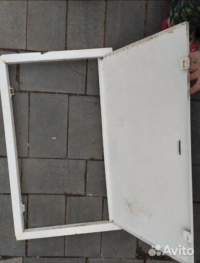 Люк-дверца ревизионная с ручкой