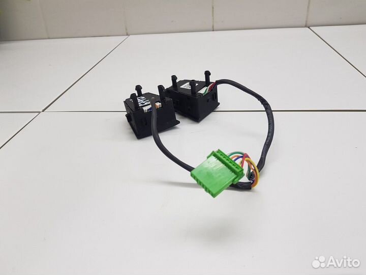 Блок кнопок на руль (Geely Atlas)