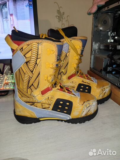 Сноуборд 142 + крепления + ботинки 38