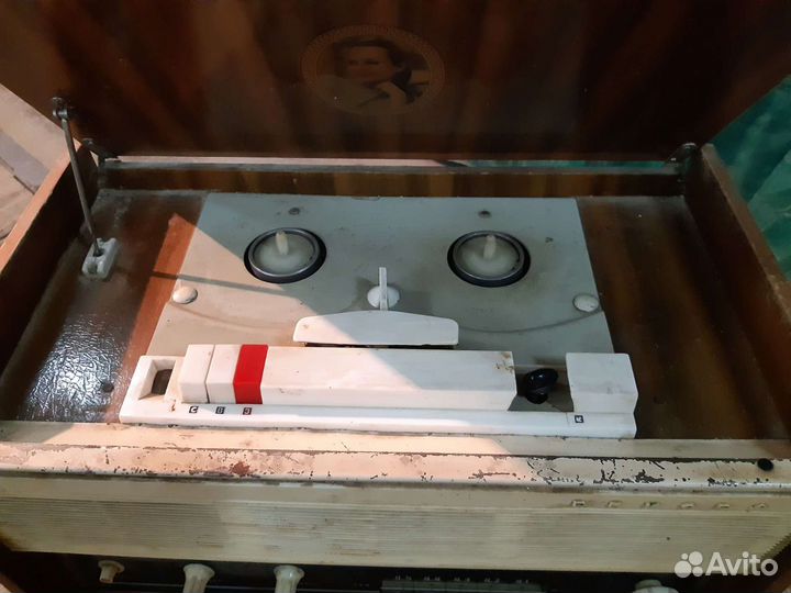 Ламповая радиола Рекорд