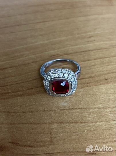 Серебряное кольцо женское