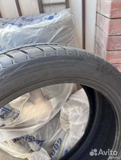 Triangle EffeXSport TH202 225/45 R19 96Y