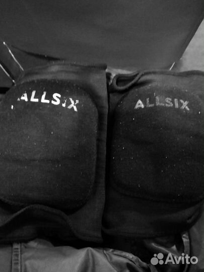 Наколенники