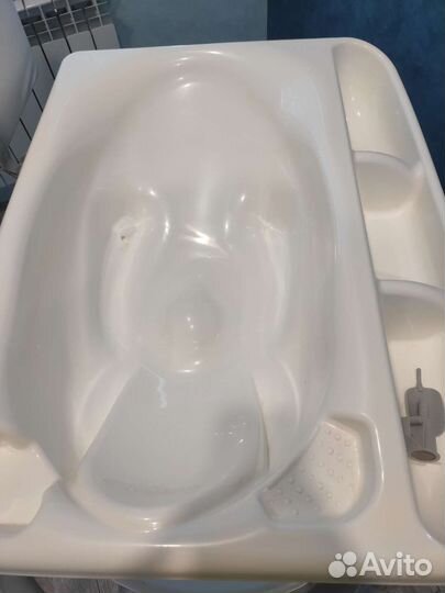 Ванночка и пеленальный столик