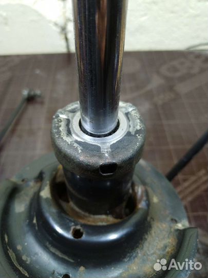 Передние амортизаторы Kia Sorento II