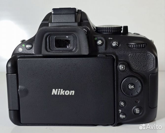 Nikon D5200 Kit AF-S 18-55mm f/3.5-5.6G VR II