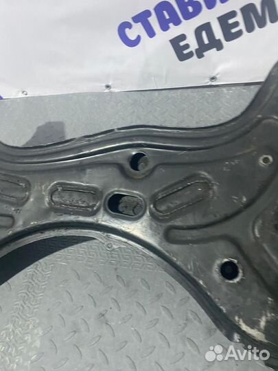 Подрамник передний Toyota Rav4 до 2005г