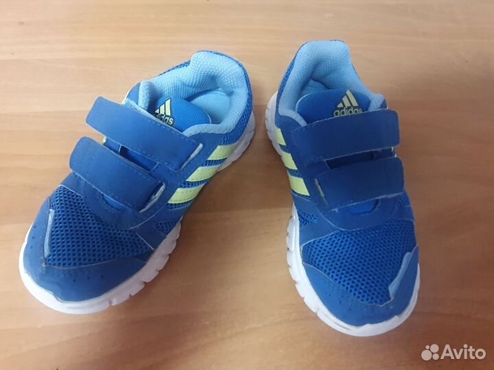 Кроссовки adidas