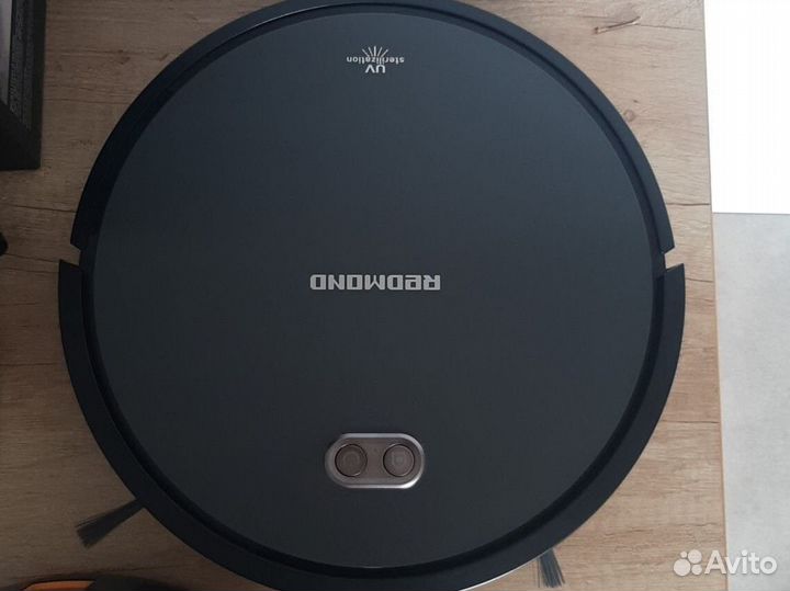 Робот-пылесос redmond RV-R650S, черный