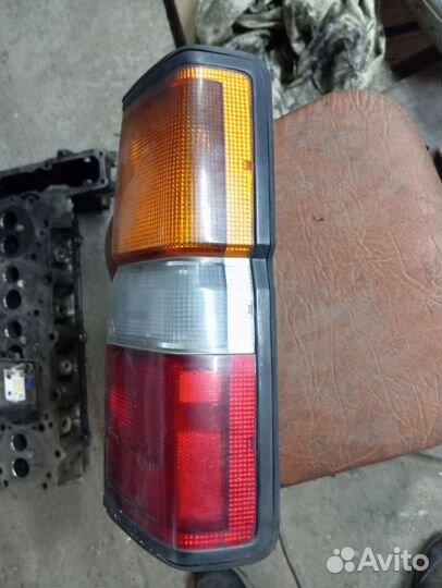 Фонарь задний правый Ниссан terrano