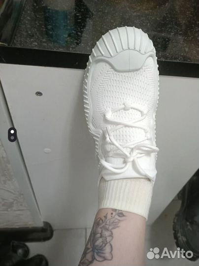 Кроссовки женские