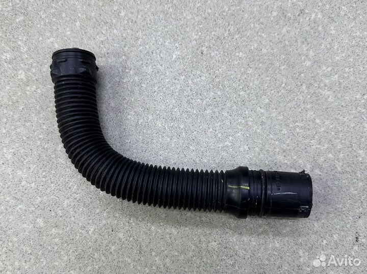 BMW F15 F16 61667377164 Наливной канал