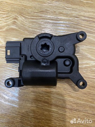 Электромотор заслонк отопителя VAG