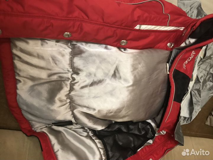 Утепленная спортивная женская куртка фирмы spyder