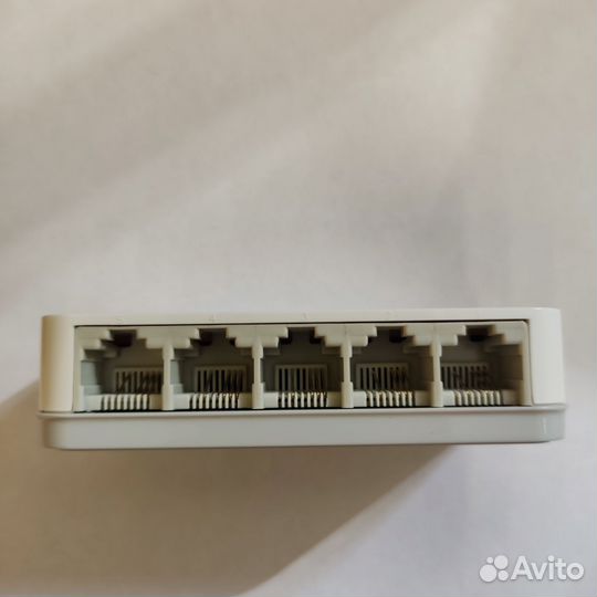 Коммутатор D-link DES-1005C