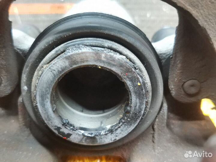 Суппорт задний правый Bmw 6-Series E63 N62B44A