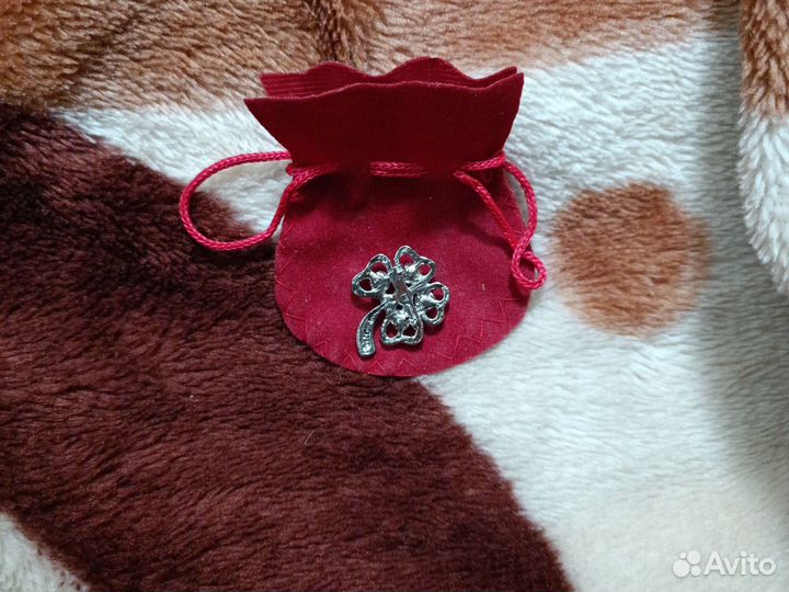 Брошь женская