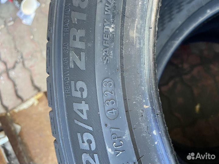 Kumho Ecsta PS71 225/45 R18 и 255/40 R18 106Y