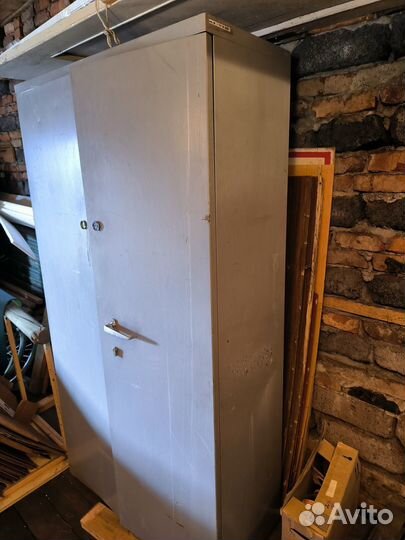 Шкаф металлический сейф