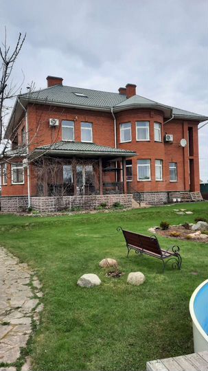 Дом 800 м² на участке 15 сот.