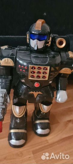 Робот музыкальный, большой