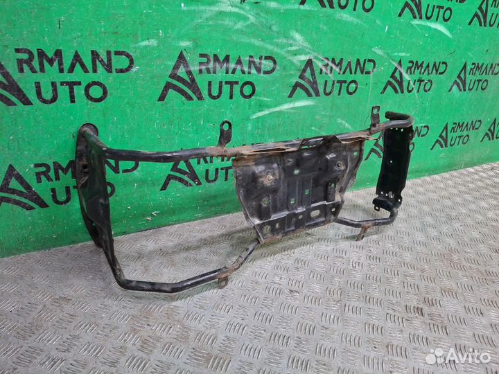Кронштейн запасного колеса Mitsubishi Pajero 4