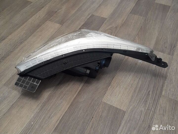 Фара правая Hyundai Creta 1 92102-C9000