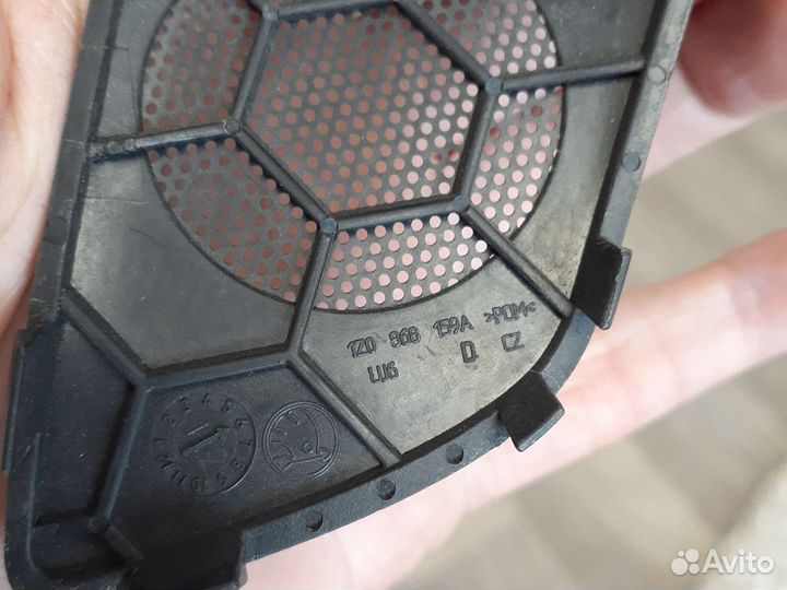 Кнопка стеклоподъемника Skoda Octavia A5 зад левая