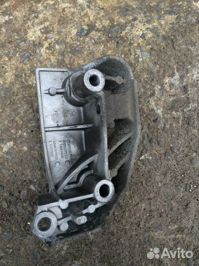 Кронштейн двигателя (опоры) Renault Megane 2