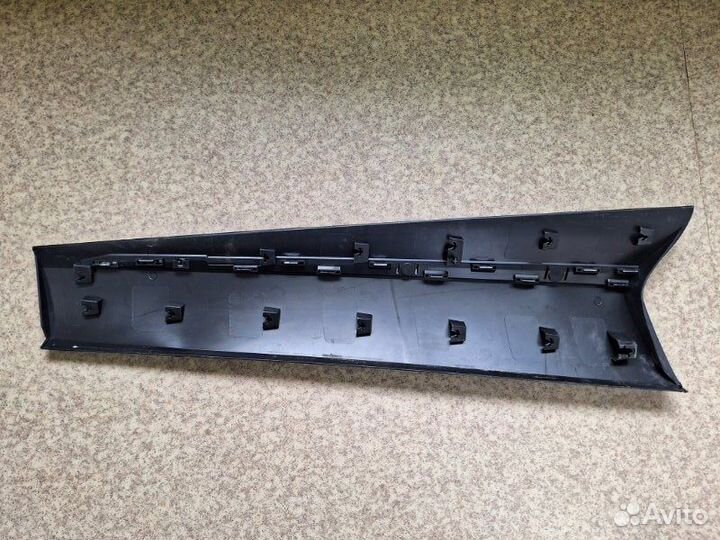 Молдинг на дверь передний правый Renault Captur J5