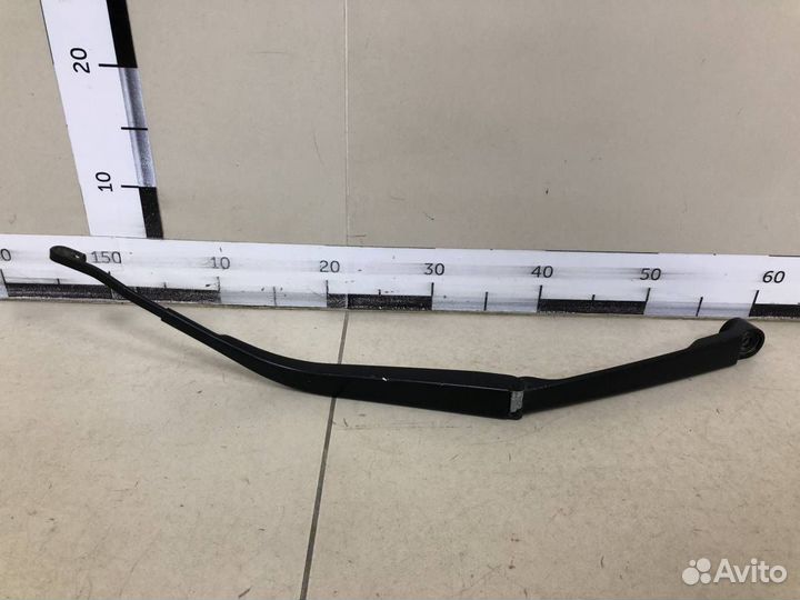Поводок стеклоочистителя передний правый Toyota Ca