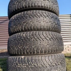 Nokian Tyres Hakkapeliitta 8 SUV 225/60 R18 104T