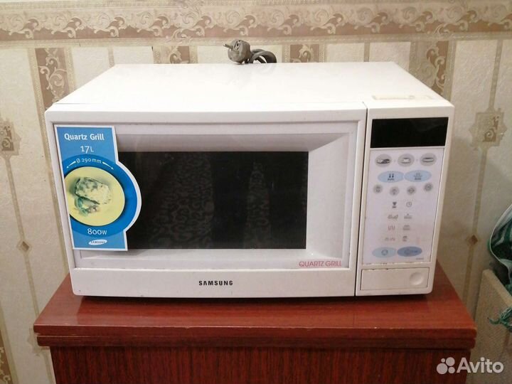Микроволновая печь Samsung с грилем. 