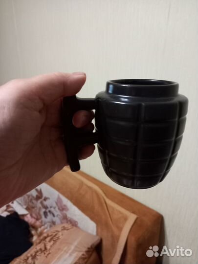 Кружка керамическая в виде гранаты подарочная