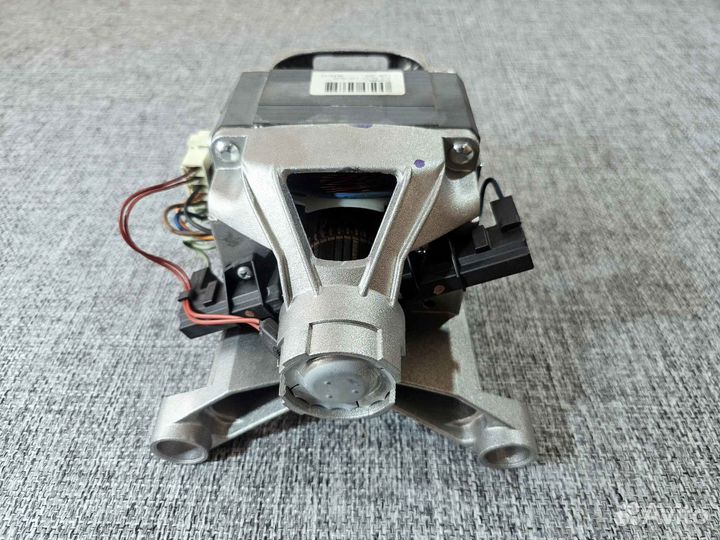 Двигатель Indesit C00215967 Б/У