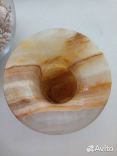 Ваза из оникса