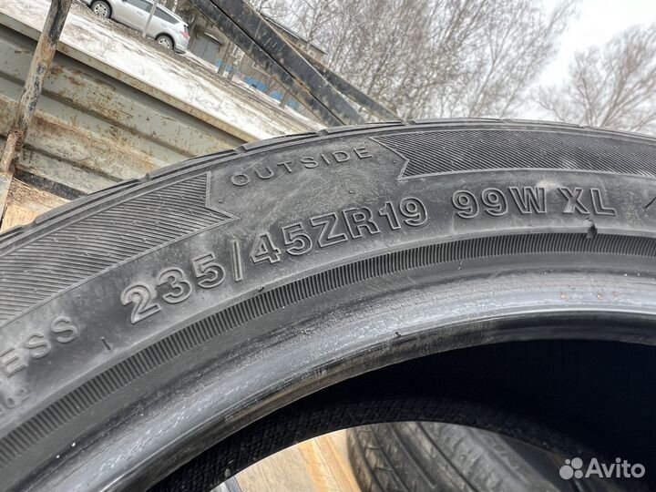 Grenlander Enri U08 235/45 R19